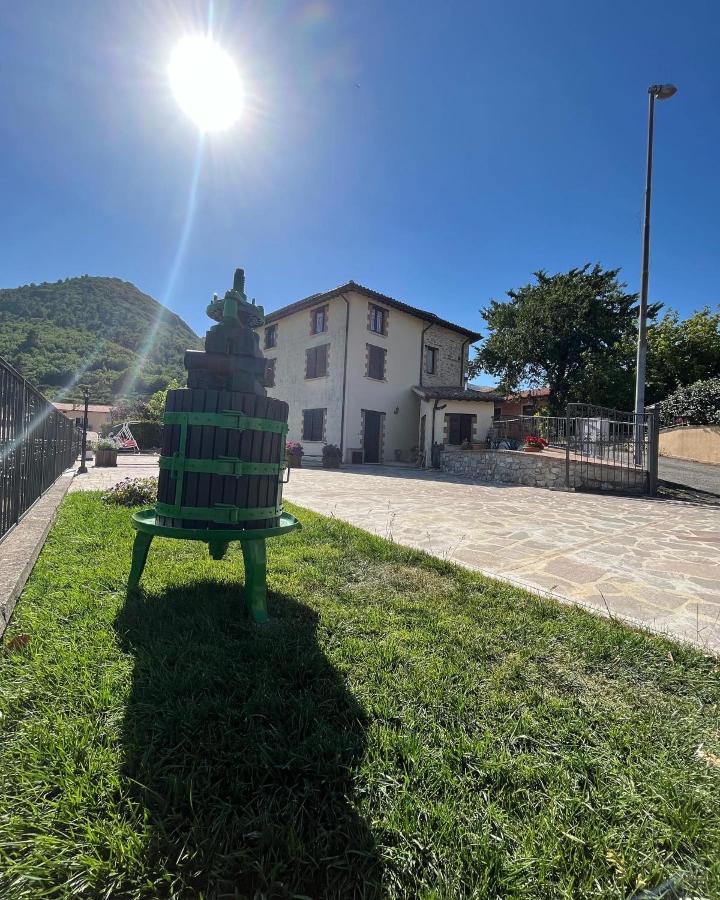 Casa Vacanze Vecchio Frantoio Residenza Leccino 斯波莱托 外观 照片